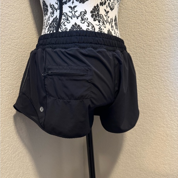 Lululemon Hotty Hot black running shorts - Picture 3 of 4
